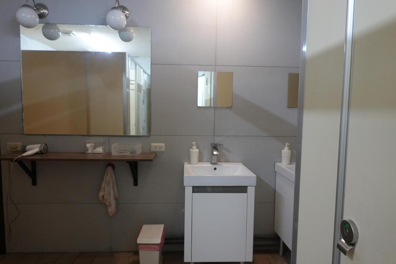 Center.Center Hostel Пули Екстериор снимка